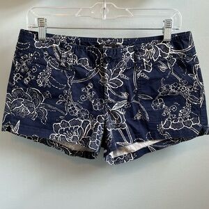 Express Women’s Navy and White Floral Shorts Size 6 Cottagecore Beachy Cotton